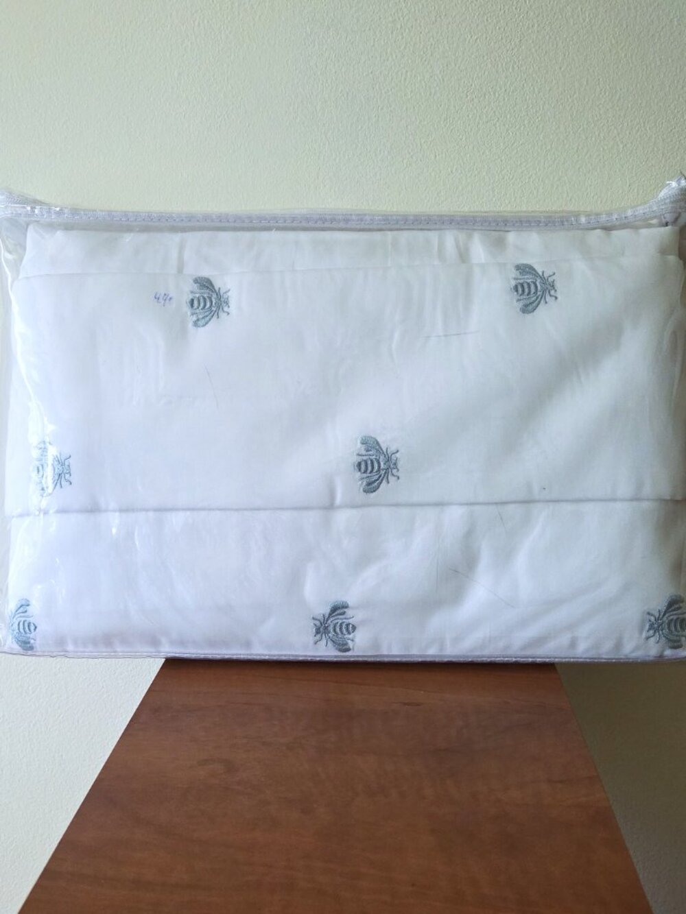 Capecchi ITALY Home Linens White Royal Bee Embroidery Queen Cotton Bedding Set